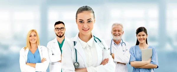 Gesundheitswesen Professioneller Arzt Der Krankenhausbüros Oder Kliniken Mit Anderen Ärzten — Stockfoto