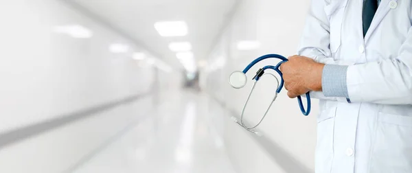 Anziano Medico Sesso Maschile Che Lavora Ospedale Assistenza Sanitaria Personale — Foto Stock