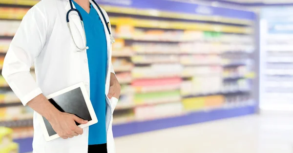 Farmacista Che Utilizza Tablet Farmacia Assistenza Sanitaria Personale Farmaceutico — Foto Stock