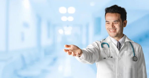 Γιατρός ανοιχτά χέρια για το σχεδιασμό banner κειμένου σας. — Φωτογραφία Αρχείου