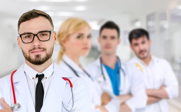 Gesundheitswesen Professioneller Arzt Der Krankenhausbüros Oder Kliniken Mit Anderen Ärzten — Stockfoto