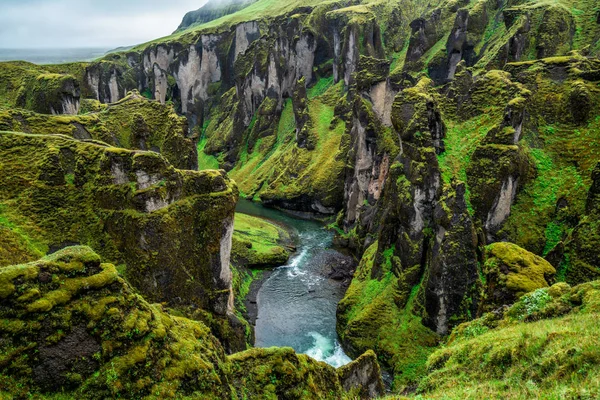 Paisagem única de Fjadrargljufur na Islândia . — Fotografia de Stock