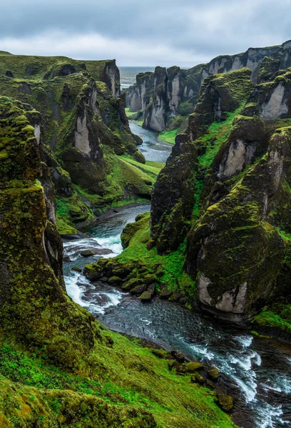 Lanskap unik Fjadrargljufur di Islandia. — Stok Foto