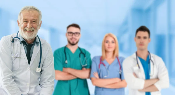 Professionele Arts Werkzaam Het Ziekenhuis Kantoor Kliniek Met Andere Artsen — Stockfoto