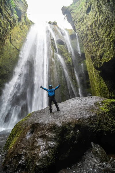 İzlanda'da Majestic Gljufrabui şelale çağlayan