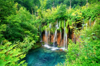 Plitvice Gölleri Hırvatistan Şelale manzara.