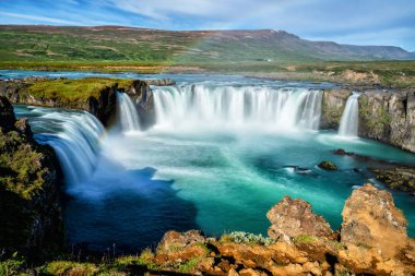 Kuzey İzlanda 'daki Godafoss şelalesi..