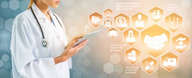 Sağlık sigortası sağlık grafik ile Doktor.