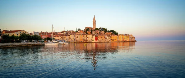 Den romantiska gamla staden Rovinj i Kroatien, Europa. — Stockfoto