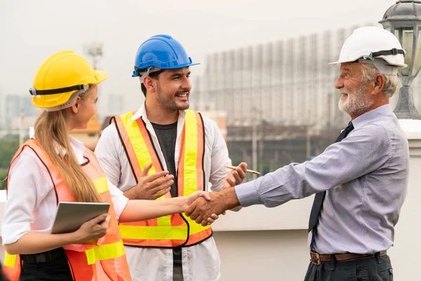 Ingenjör, arkitekt och affärsman Working. — Stockfoto