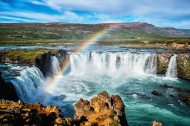 Kuzey İzlanda 'daki Godafoss şelalesi..