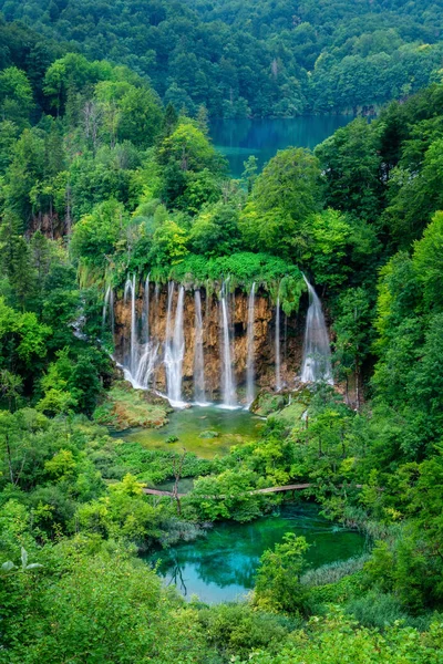 普利特维察湖克罗地亚瀑布景观. — 图库照片
