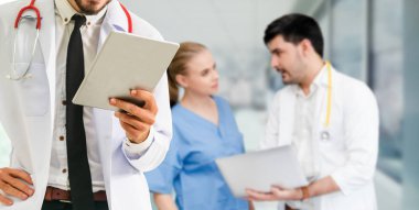 Sağlık insan grubu. Diğer doktorlar, hemşire ve cerrah hastane ofis veya klinik çalışma profesyonel doktor. Tıbbi Teknoloji Araştırma Enstitüsü ve Doktor personel hizmet anlayışı.