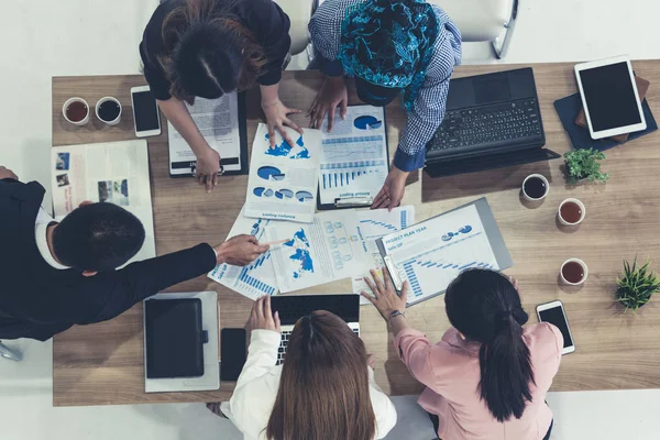 Zakenmensen in Groepsvergadering op Office Room. — Stockfoto