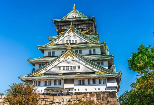 O castelo de Osaka em Osaka, Japão . — Fotografia de Stock