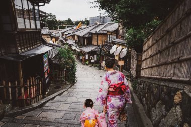 Traveler in Higashiyama District, Kyoto, Japonya