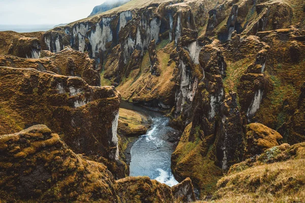 Paesaggio unico di Fjadrargljufur in Islanda. — Foto Stock