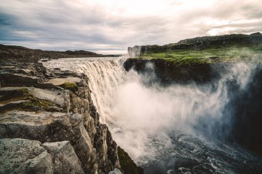 Kuzeydoğu İzlanda 'da Dettifoss şelalesi