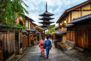 Traveler in Higashiyama District, Kyoto, Japonya