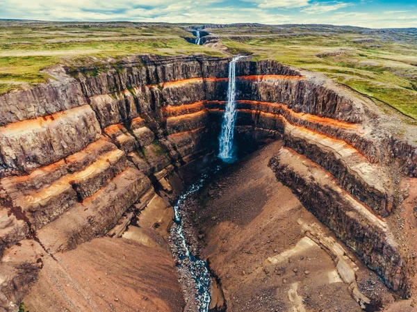 La cascada de Aldeyjarfoss en Islandia del Norte. — Foto de Stock