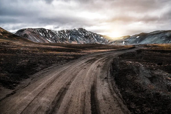 Route vers Landmanalaugar sur les hauts plateaux d'Islande. — Photo