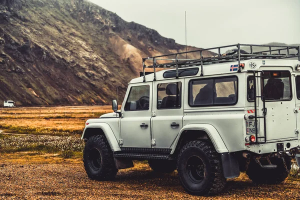 4WD viagem de carro fora da estrada em Landmannalaugar Islândia — Fotografia de Stock