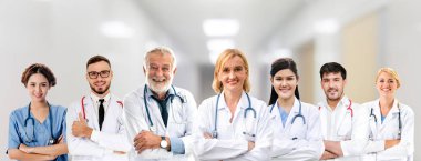 Sağlık insan grubu. Diğer doktorlar, hemşire ve cerrah hastane ofis veya klinik çalışma profesyonel doktor. Tıbbi Teknoloji Araştırma Enstitüsü ve Doktor personel hizmet anlayışı.