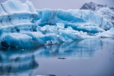 İzlanda 'da Jokulsarlon' daki buzdağları..