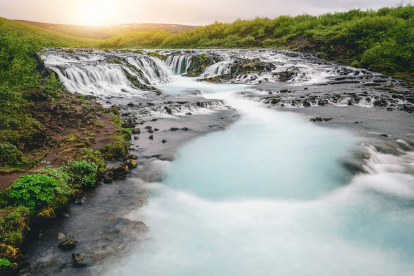 Cachoeira em Brekkuskogur, Islândia . — Fotografia de Stock