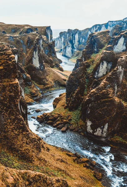 Einzigartige Landschaft von Fjadrargljufur in Island. — Stockfoto