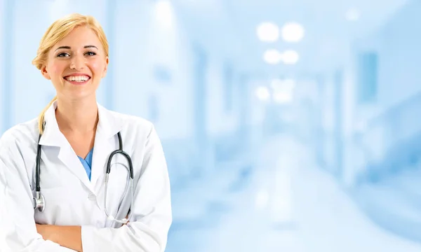 Kobieta-lekarz pracująca w szpitalu.. — Zdjęcie stockowe