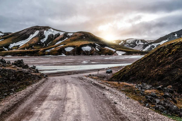 Route vers Landmanalaugar sur les hauts plateaux d'Islande. — Photo