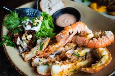 Langoustines - Istakoz yapılan İzlanda mutfağı.
