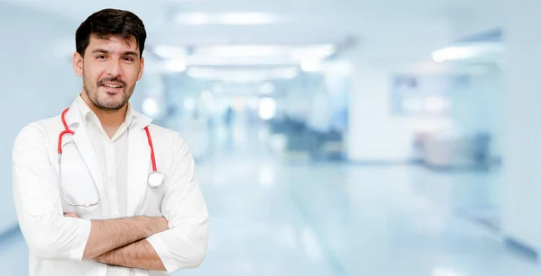 Young male doctor working at the hospital. — Stock Photo, Image