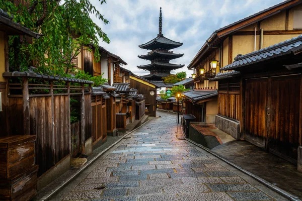 Yasaka Pagoda and Sannen Zaka Street, Kyoto, Japón —  Fotos de Stock