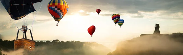 Natura Krajobraz gorące powietrze balony Festiwal w niebo. — Zdjęcie stockowe