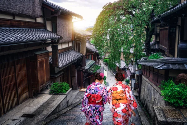 Reiziger in Higashiyama district, Kyoto, Japan — Stockfoto