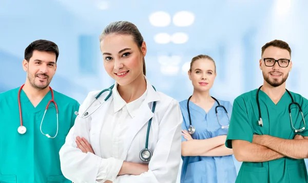 Professioneller Arzt Der Krankenhausbüro Oder Klinik Mit Anderen Ärzten Krankenschwestern — Stockfoto