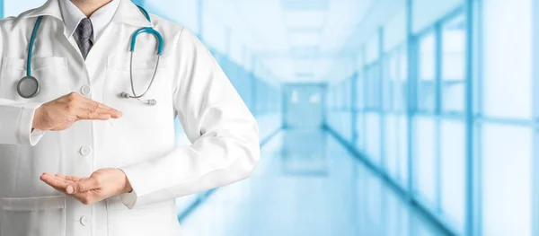 Médico manos abiertas para su diseño de banner de texto. — Foto de Stock