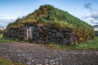 İzlanda'da antik çim ev.