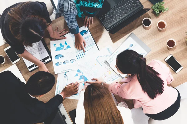 Business People in riunione di gruppo in sala ufficio. — Foto Stock