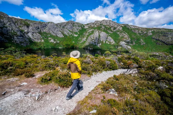 Podróż w Cradle Mountain np, Tasmania, Australia — Zdjęcie stockowe