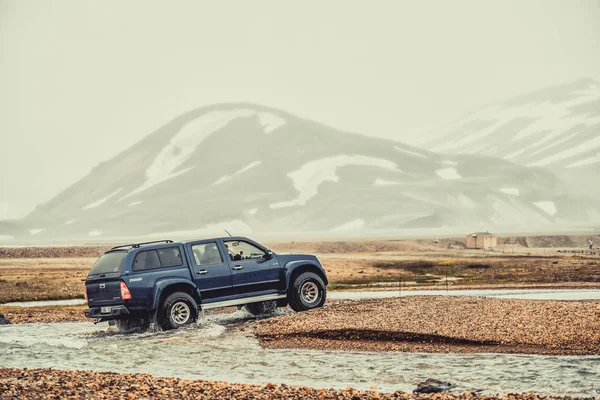 Landmannalaugar İzlanda 'da 4WD araba yolculuğu — Stok fotoğraf