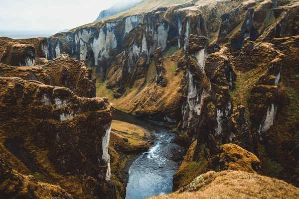 Paisaje único de Fjadrargljufur en Islandia. — Foto de Stock