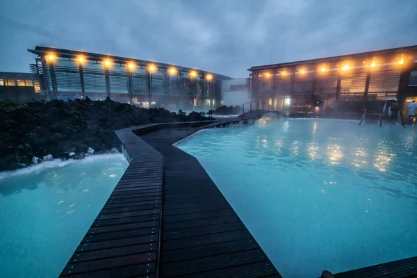 冰岛雷克雅未克的地热温泉蓝色泻湖. — 图库照片#