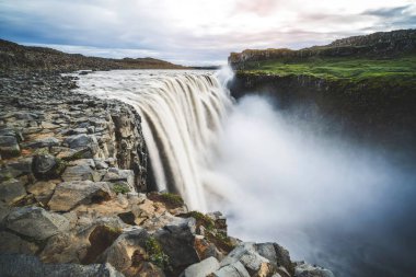 Kuzeydoğu İzlanda 'da Dettifoss şelalesi