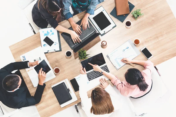 Zakenmensen in Groepsvergadering op Office Room. — Stockfoto