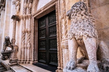 Hırvatistan'ın Sibenik kentindeki St James Katedrali - St James Katedrali Hırvatistan'da Rönesans döneminin en önemli mimari anıtıdır. Katedral Unesco Dünya Mirası listesinde yer aldı..