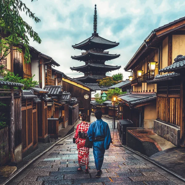 Reisende im Highashiyama District, Kyoto, Japan — Stockfoto