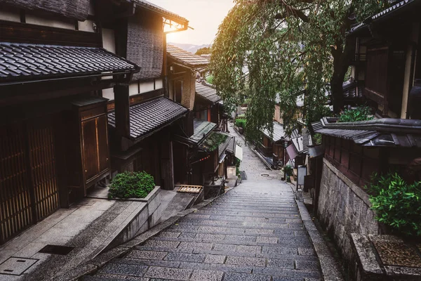 Straße in der Altstadt von Higashiyama, Kyoto, Japan — Stockfoto